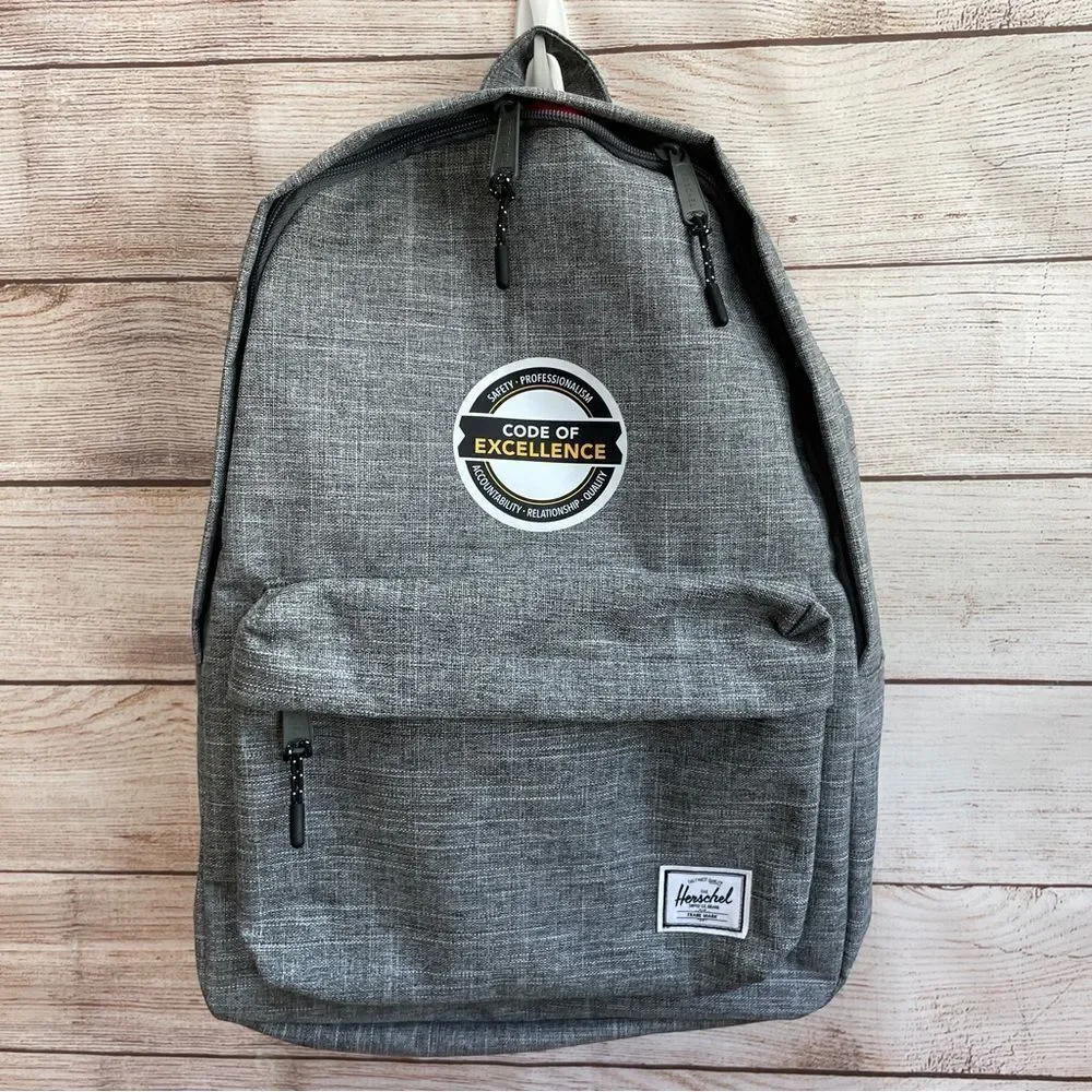 NEW WITH TAGS HERSCHEL CLASSIC‎ BACKPACK IN RAVEN CROSSHATCH